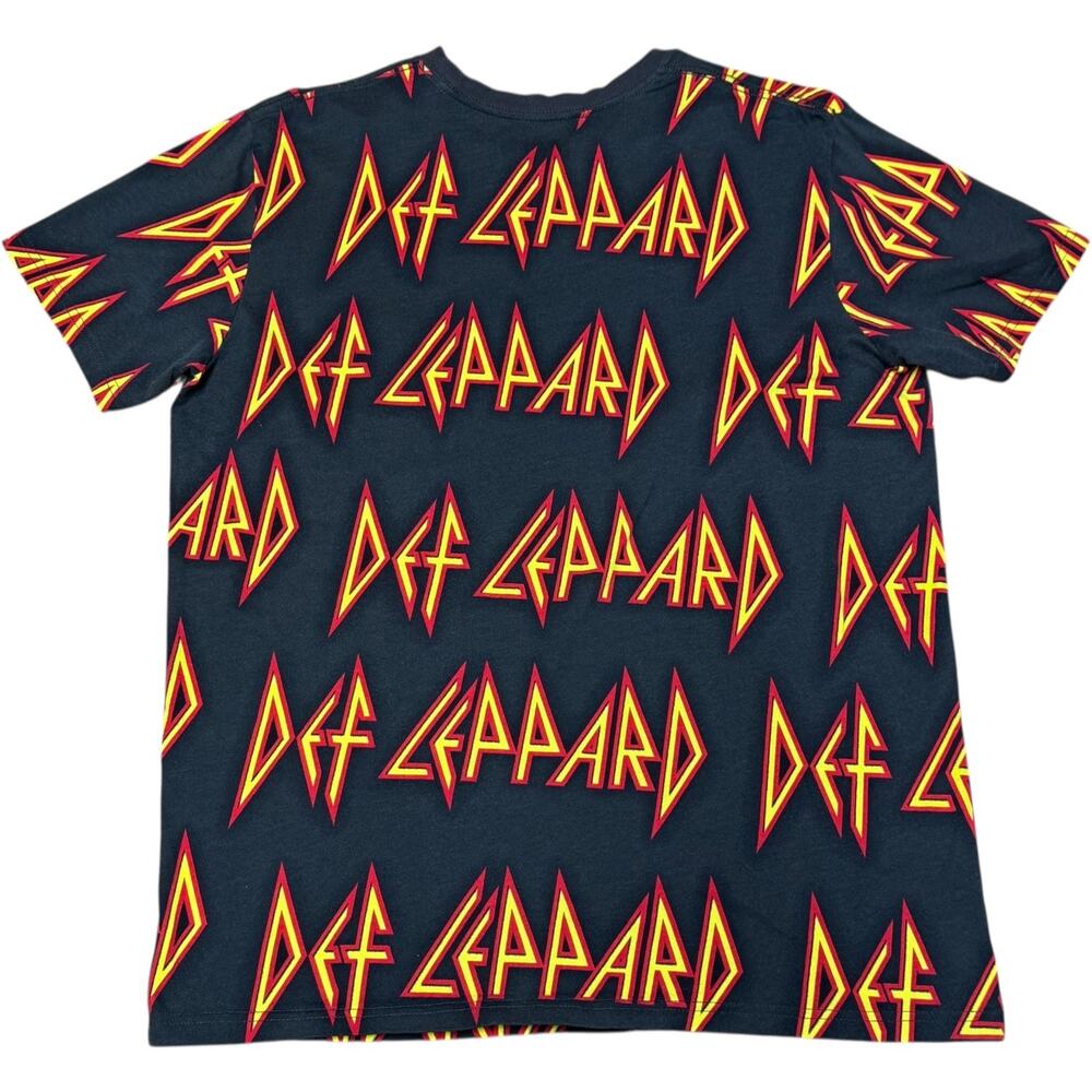 Def Leppard Allover Print Graphic T-shirt 2019 Black Yellow Red Large - Picture 3 of 3